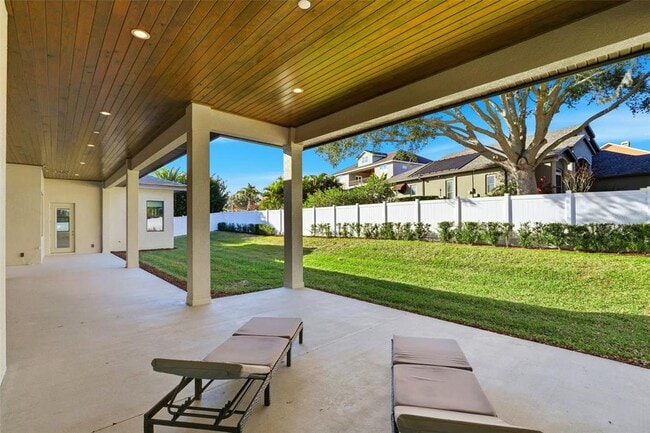 Building Photo - 705 Largovista Dr