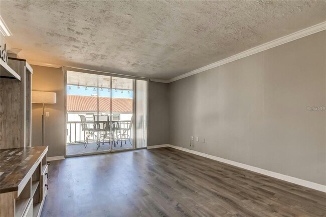 Building Photo - 10530 77th Terrace