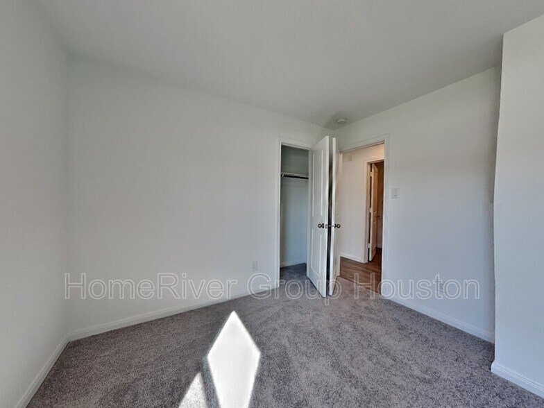 Building Photo - 18 Rd 5117