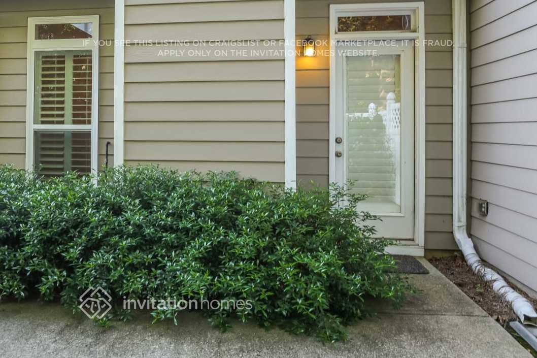 Building Photo - 607 Pringle Dr NE