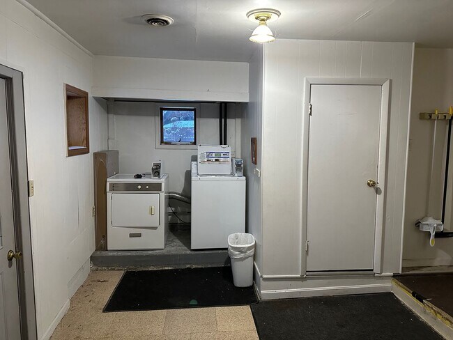 Building Photo - MGAM-MI-Andersonville Rd