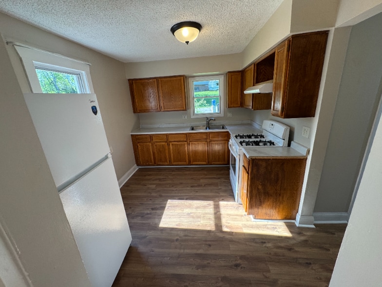 Building Photo - 30513 N Wilson Rd