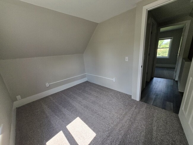 Building Photo - 317 6th Ave N