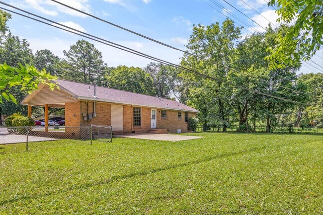 Building Photo - 2111 Shady Ln Cir NW