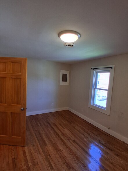 Building Photo - 4 115th St