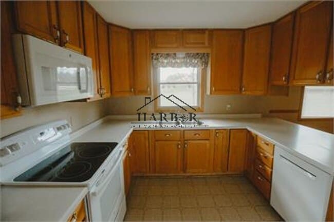 Primary Photo - 2920 20th St SE