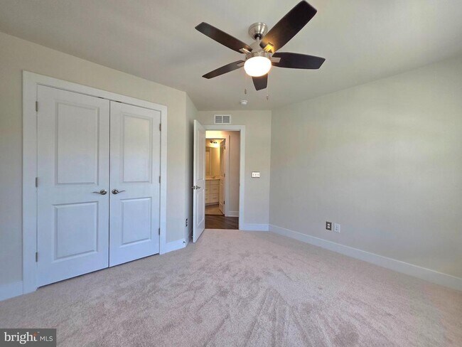 Building Photo - 1552 Meadowlark Glen Rd