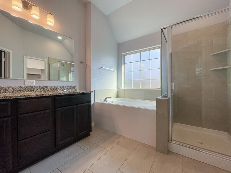 Building Photo - 10265 Driskill Dr