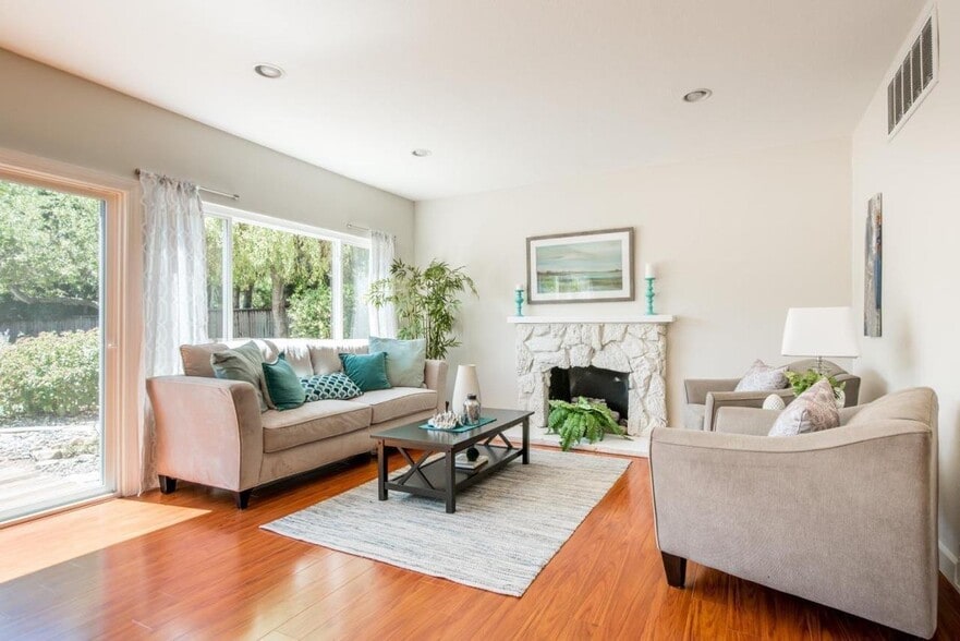 living room - 600 Calpella Dr