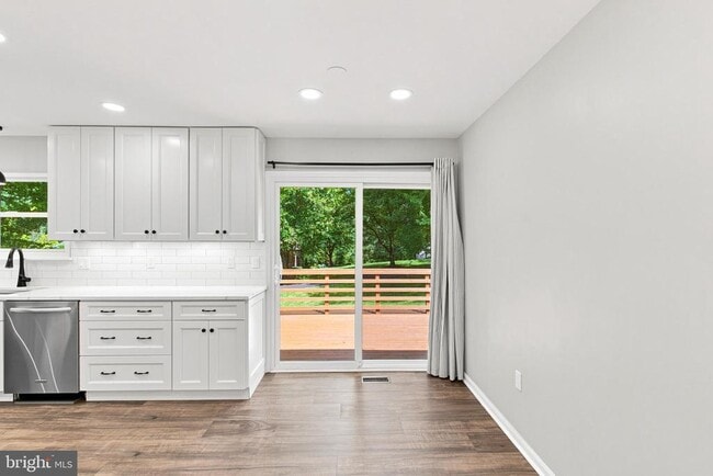Building Photo - 11414 Bronzedale Dr