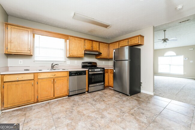 Building Photo - 5795 Meadowview Rd