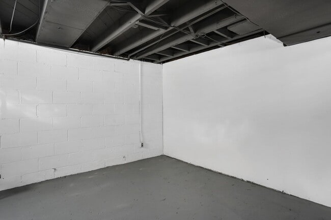 Building Photo - 12734 Riverview St