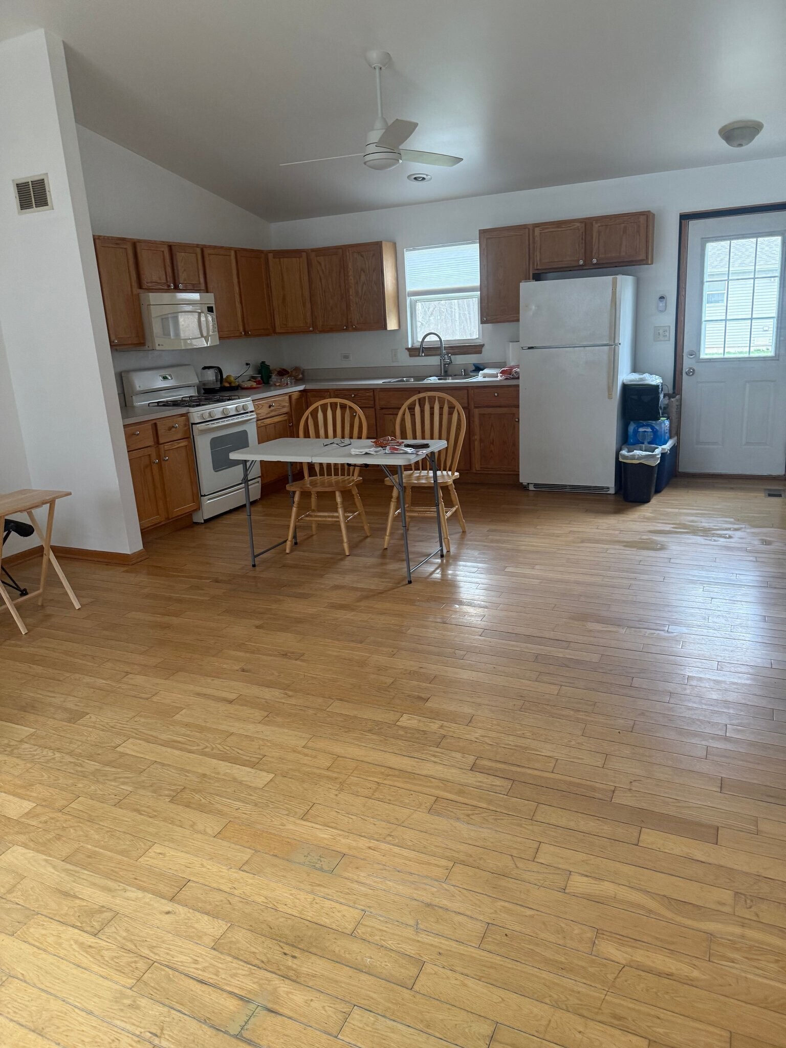 Building Photo - 2612 S Elmkirk Park