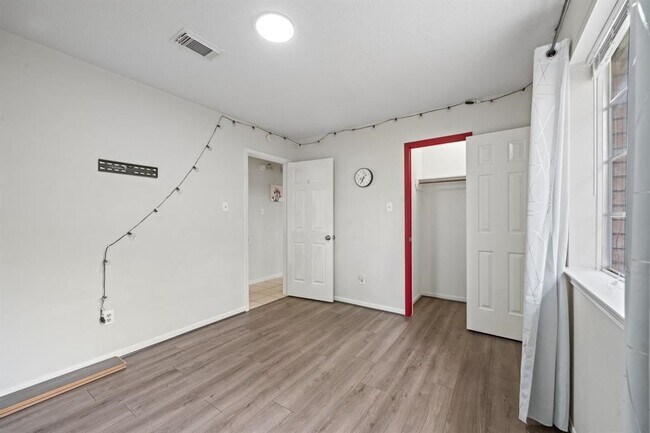Building Photo - 17023 Enchanted Cir W