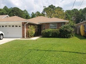 Building Photo - 1516 Oakhill Rd