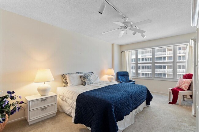 Building Photo - 4010 Galt Ocean Dr