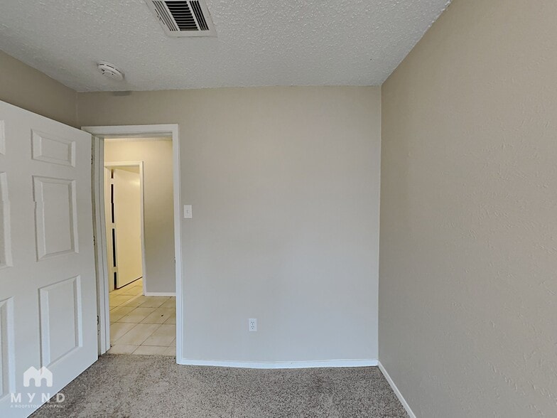 Building Photo - 7417 Shadow Bend Dr