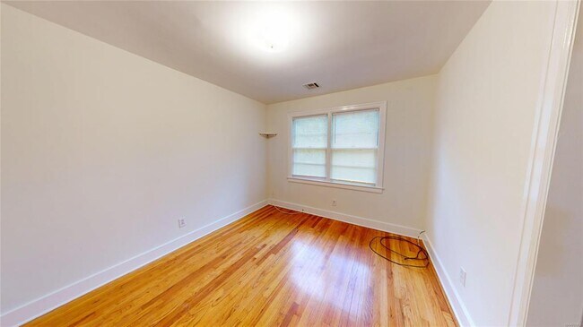 Building Photo - 3549 Mayfair Rd