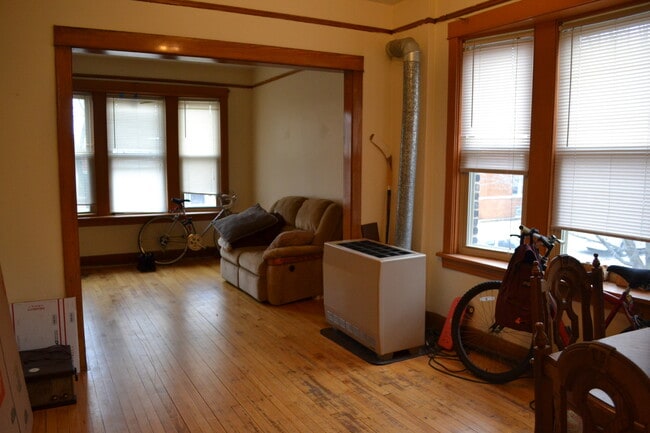 Building Photo - 3356 S Emerald Ave