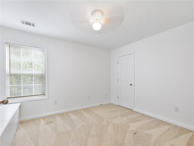 Building Photo - 3926 Walnut Grove Way