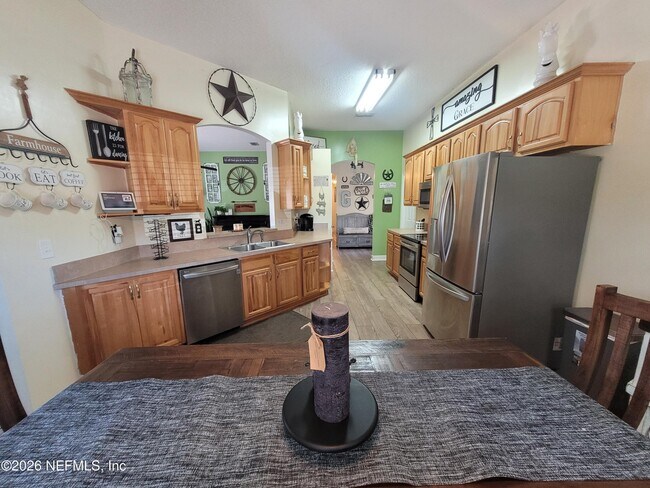 Building Photo - 906 County Rd 217