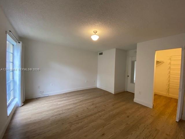 Building Photo - 10834 N Kendall Dr