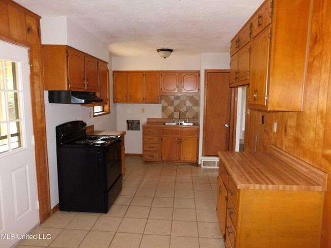 Building Photo - 7858 Cherry Valley Blvd