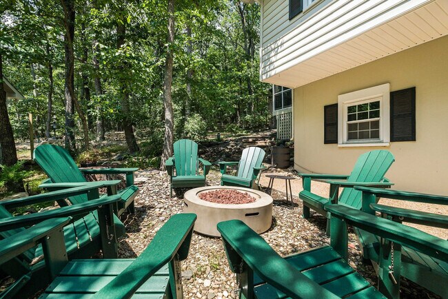 Building Photo - 2964 Hopkins Dr