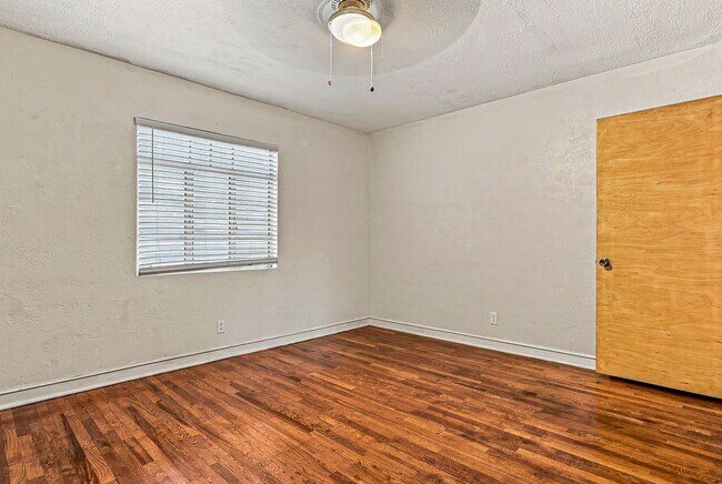 Building Photo - 7713 Veracruz Ave