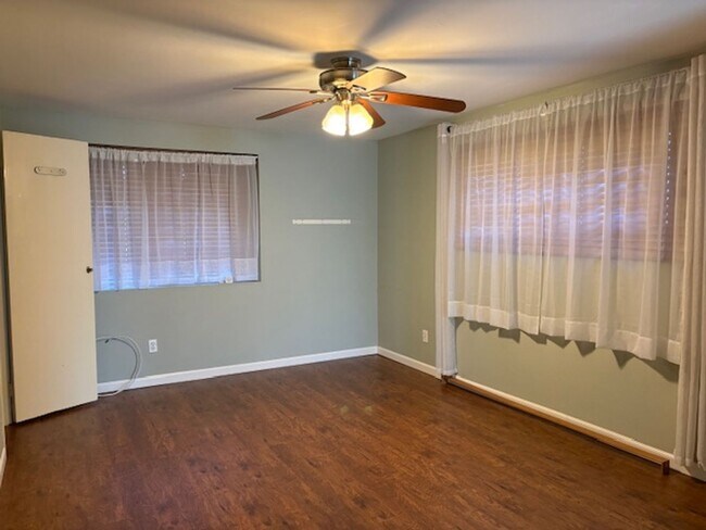 Building Photo - Beautiful Home