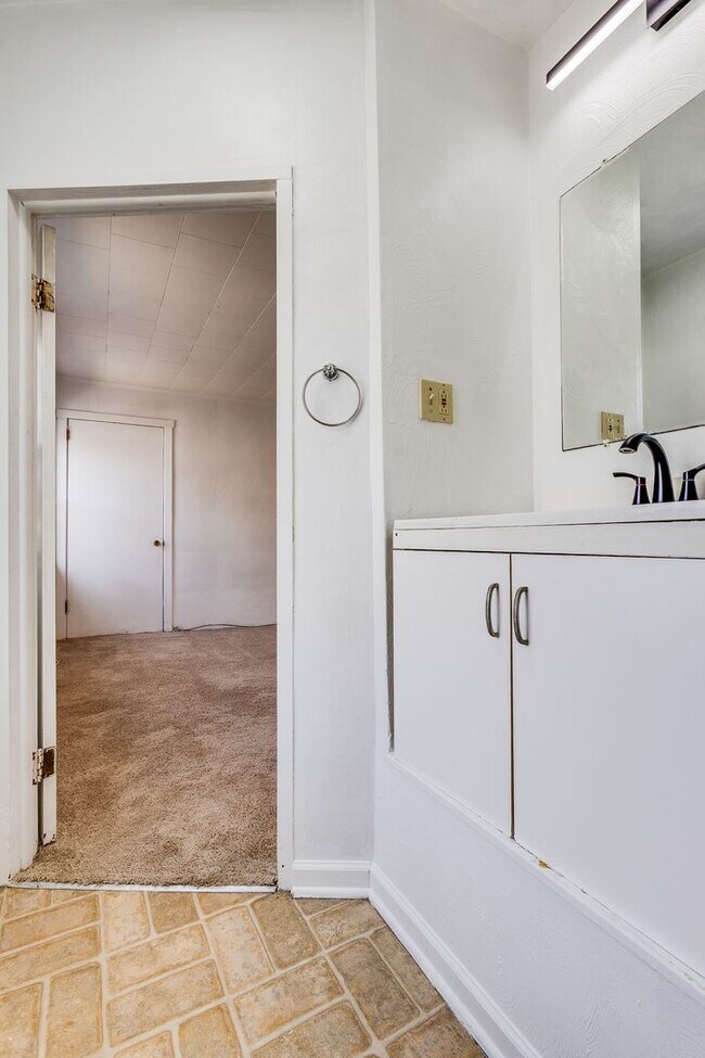 Building Photo - 1 St Martin St