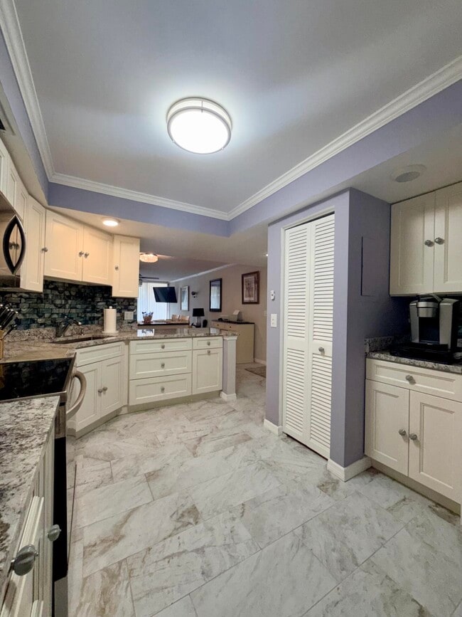 Building Photo - 2425 Presidential Way
