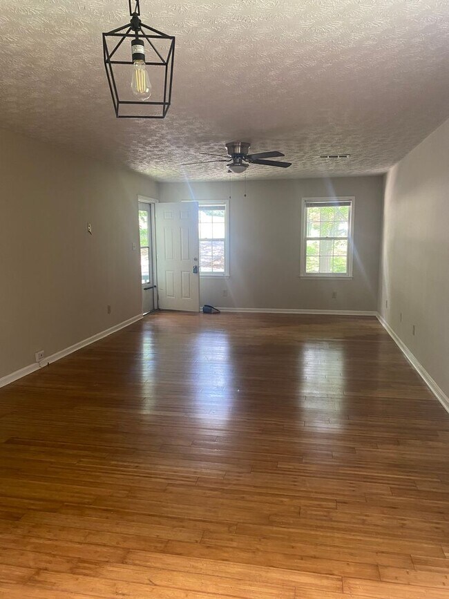 Building Photo - 105 Fairhaven Ct