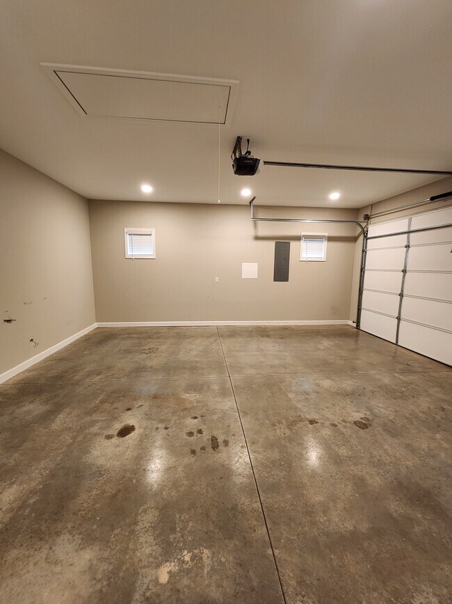 Building Photo - 1405 Brk Hl Dr