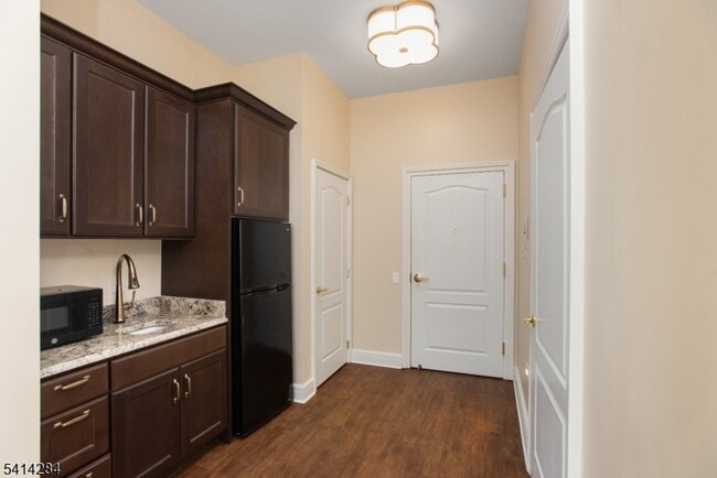 Building Photo - 41 Springfield Ave