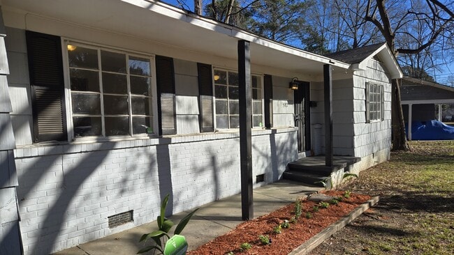 Building Photo - 512 Woodward Ave