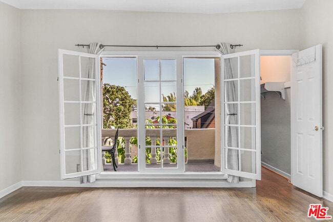 Building Photo - 6053 Scenic Ave