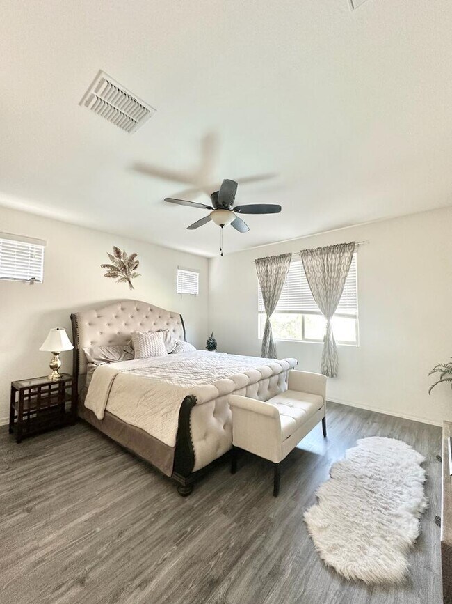 Building Photo - 16492 W Caldwell St