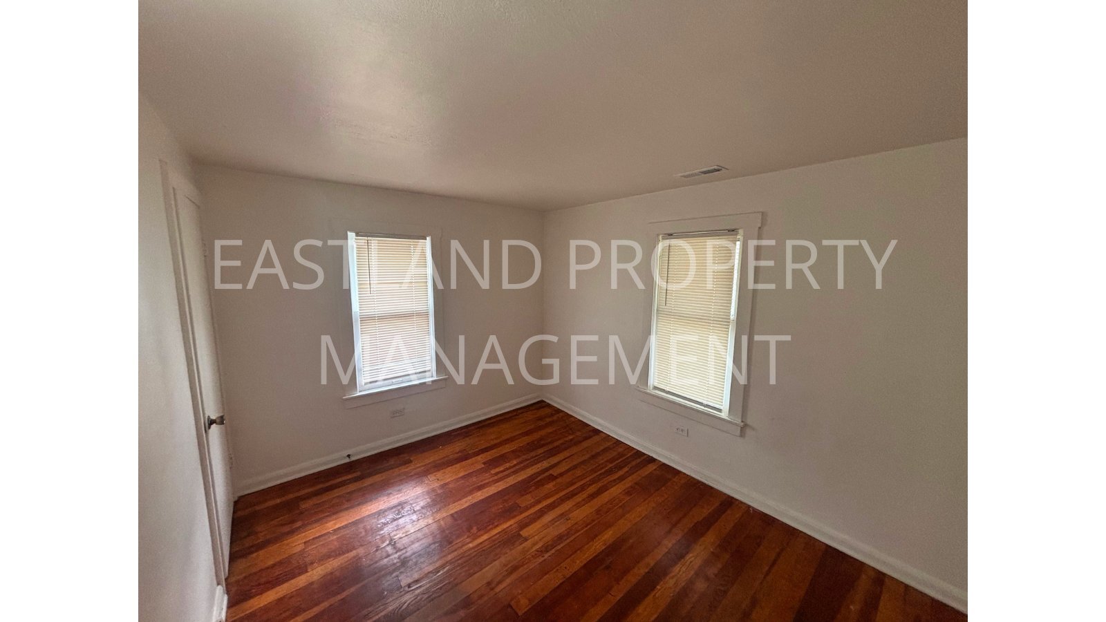 Building Photo - 823 Custer Dr