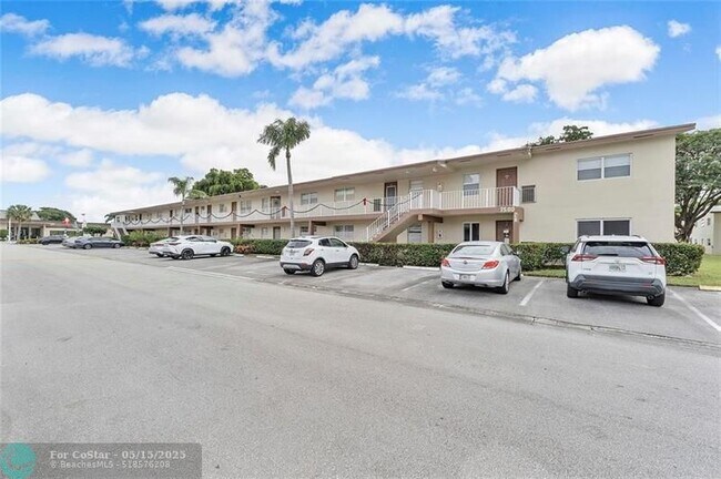 Building Photo - 7500 NW 5th Ct