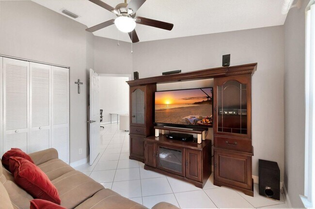 Building Photo - Waterway Cove