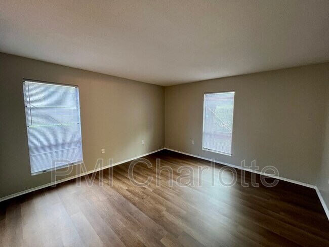 Building Photo - 5016 Sardis Rd