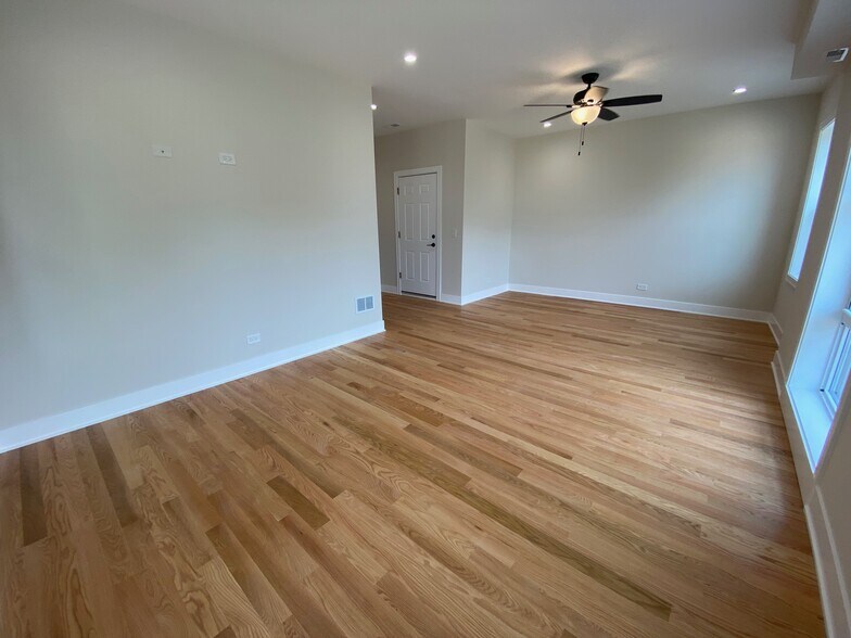 Building Photo - 1055 W Pratt Blvd