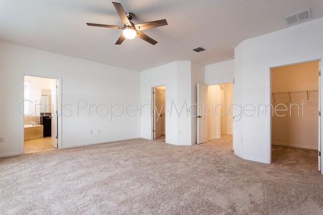 Building Photo - Beautiful Waterfront Home (4/3.5) in Grove...