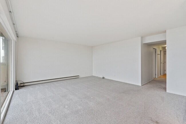 Building Photo - 505 Belmont Ave E