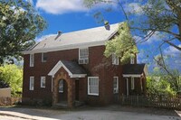 Building Photo - 301 Thayer St