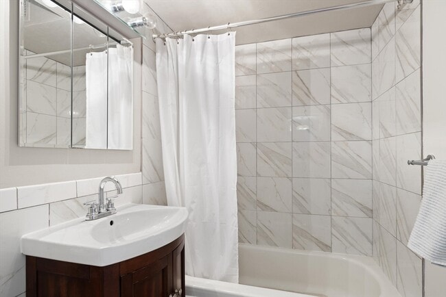 Building Photo - 566 Commonwealth Ave