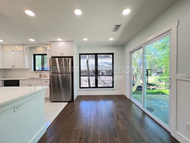 Building Photo - 1331 Buttercup Ct