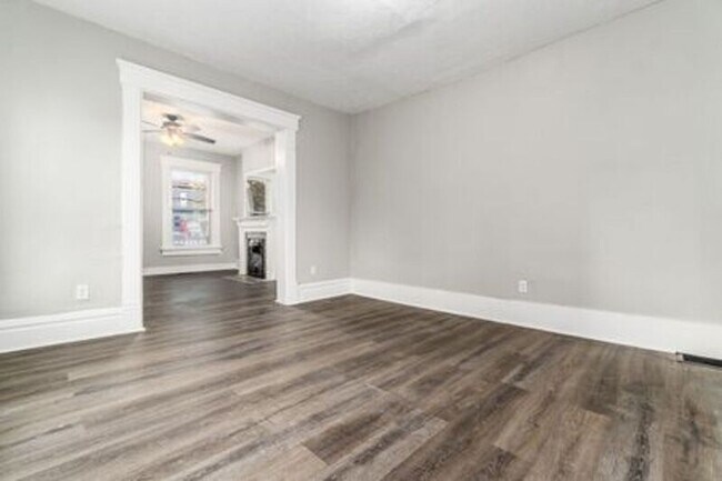 Building Photo - 360 N Garfield Ave