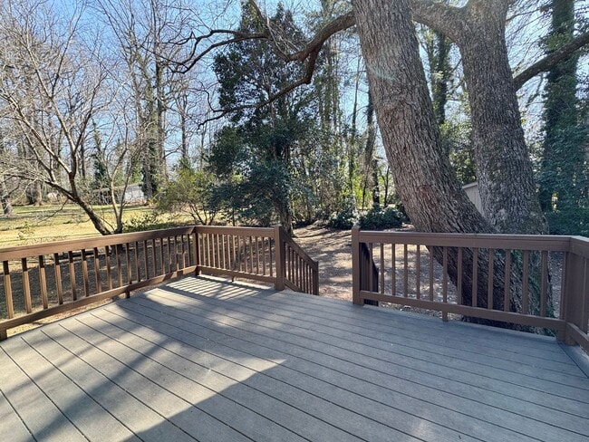 Building Photo - Kirkwood 2 BR